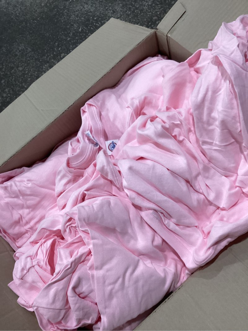 Pink long sleeve t shirts XL. Alot of shirts amount unkown