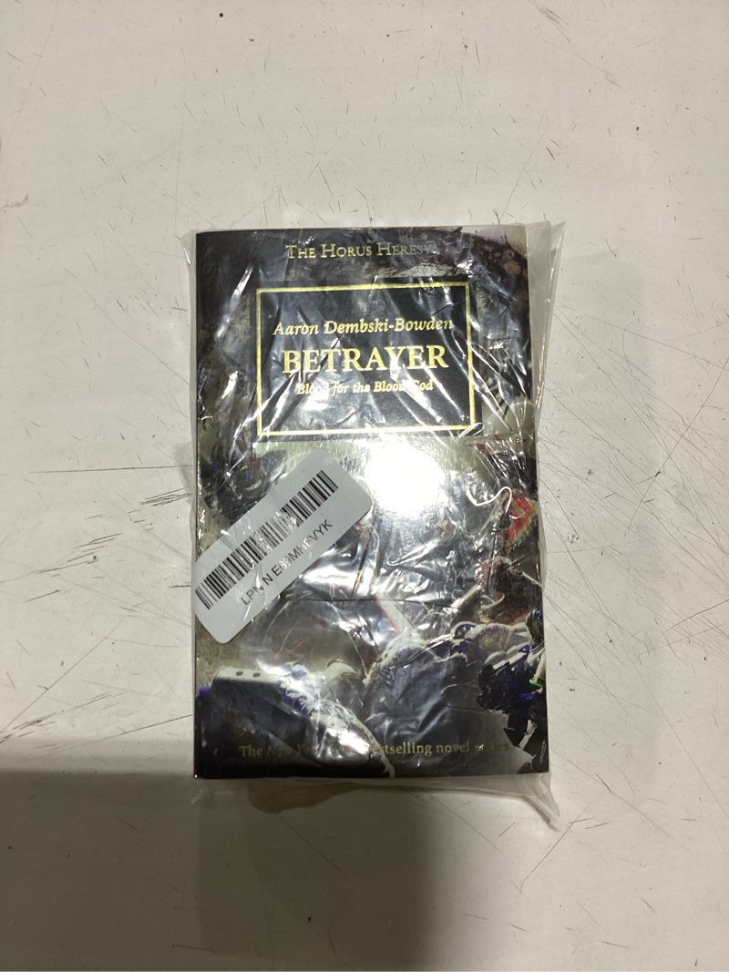 Condition photo showing Good Condition for betrayer (horus heresy) by aaron dembski-bowden (september 24,2013)