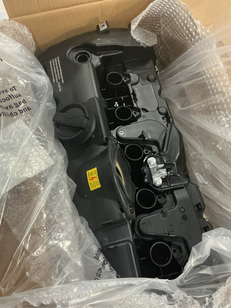 Condition photo showing Good Condition for ((Incomplete))N52 Engine Valve Cover For BMW E70 E82 E90 E91 Z4 X3 X5 128i 328i 528i 535i 328xi 528xi 328i xDrive 528i xDrive Replaces# 11127552281 11127582245