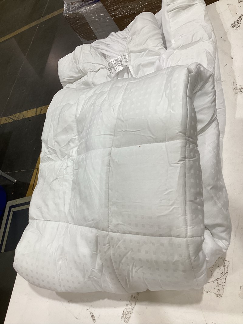 Condition photo showing As Is for easeland mattress pad pillow top mattress cover quilted fitted mattress protector cotton top stretches up 8-21" deep pocket cooling mattress topper (60x80 inch, white)