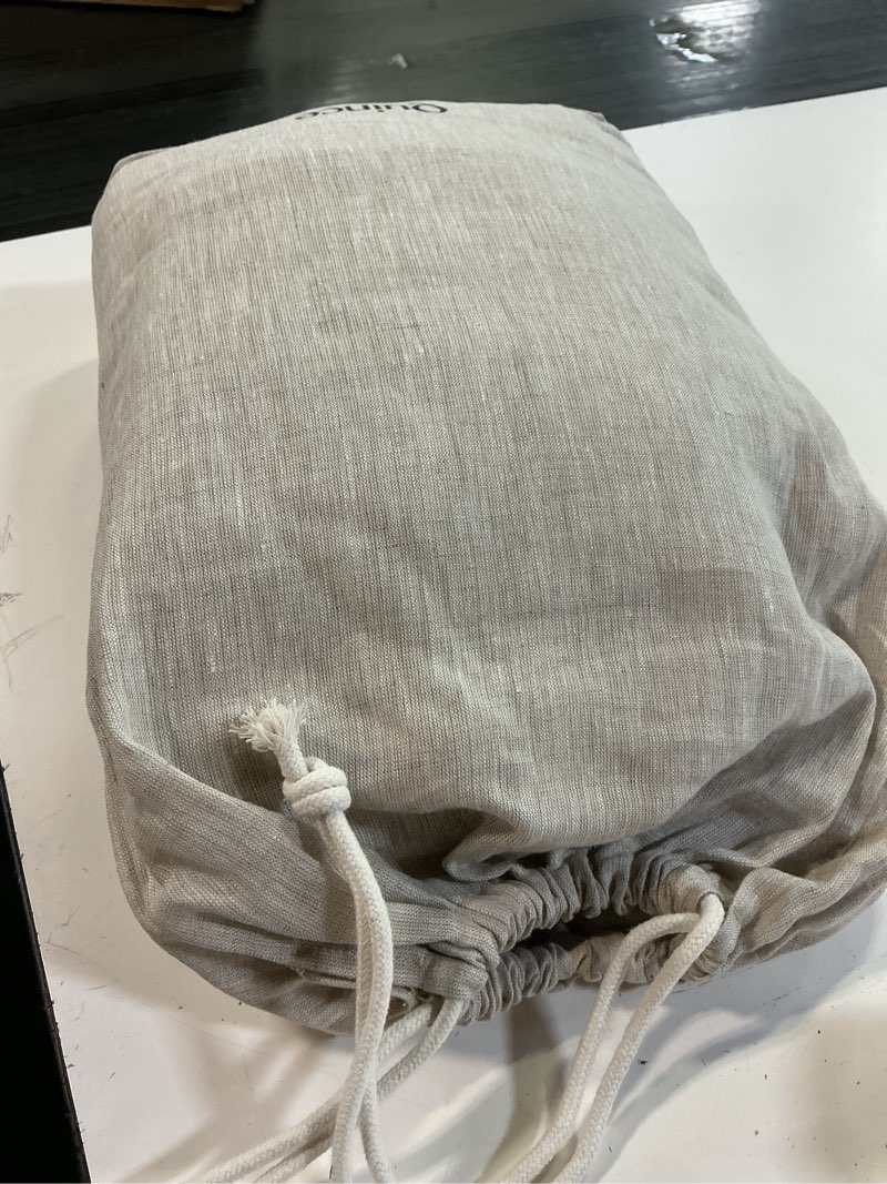 Condition photo showing Good Condition for european linen sheet set solid: natural chambray(size queen)