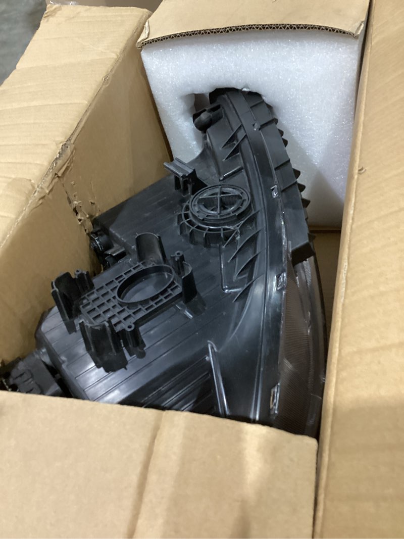 Condition photo showing Good Condition for Silscvtt Replacement for Equinox 2018 2019 2020 2021 Headlight with DRL Chrome Housing HID/Xenon Type Left Driver Side Headlamp 84818199 GM2502470