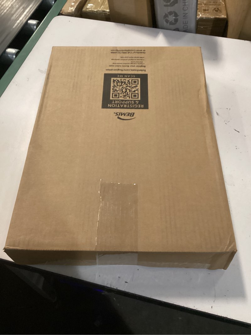 Condition photo showing New/Like New for bemis 1500ec 390 lift-off wood elongated toilet seat, cotton white (pack of 1)
