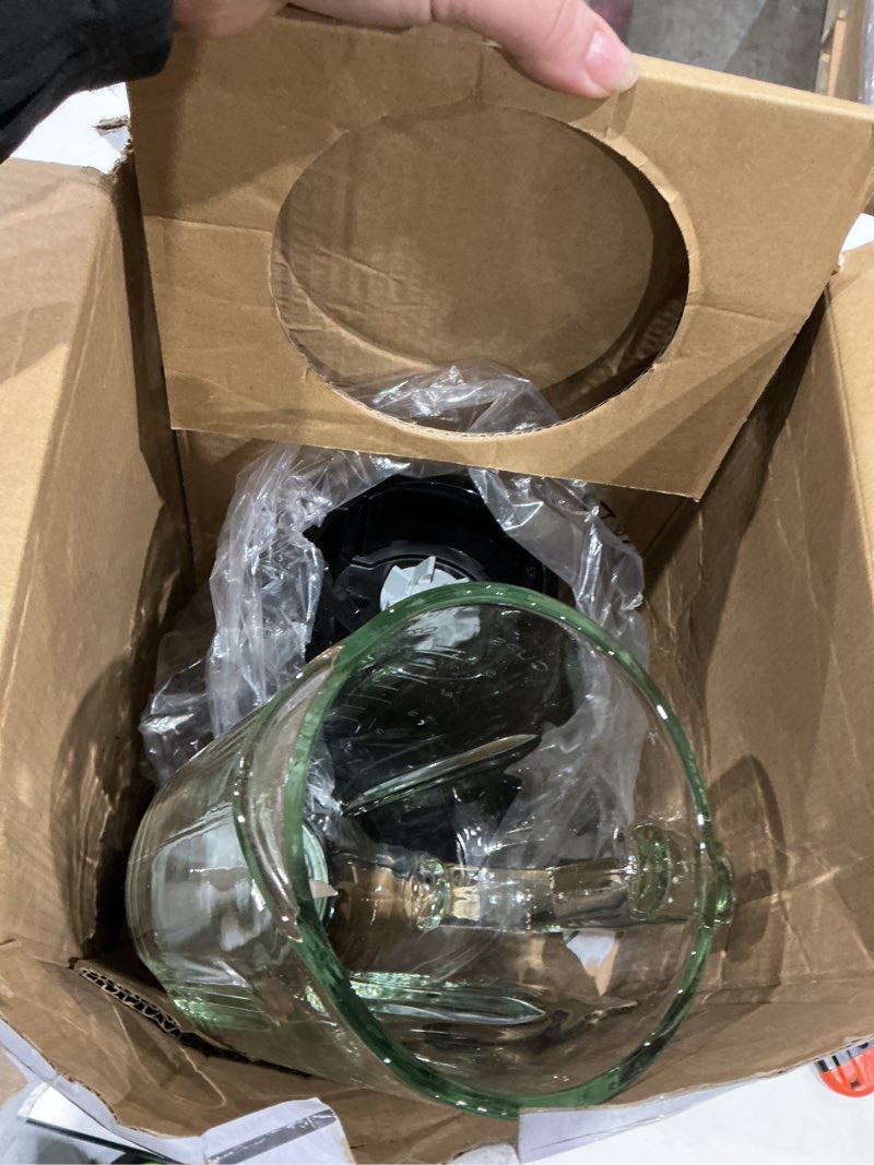 Condition photo showing As Is for (incomplete))))black+decker countertop blender with 6-cup glass jar, 10-speed settings, black, bl2010bg