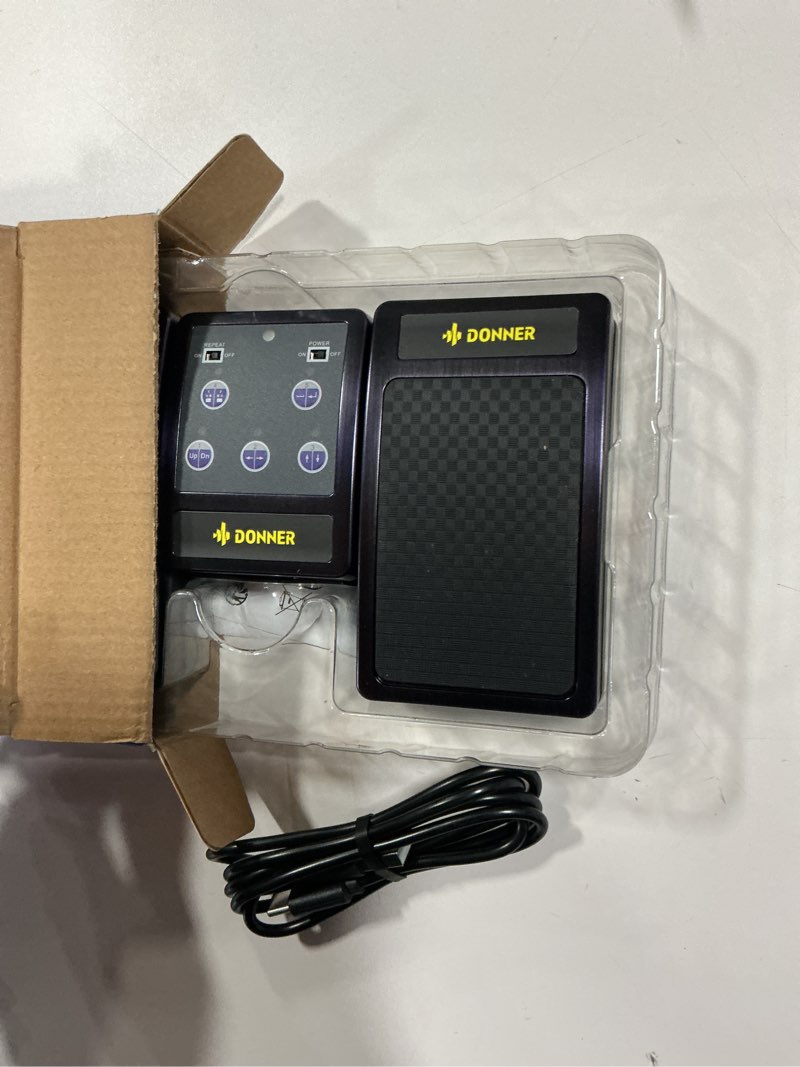 Condition photo showing New/Like New for Donner Wireless Bluetooth Page Turner Pedal for iPad Tablets Phone Foot Pedal Rechargeable,Black