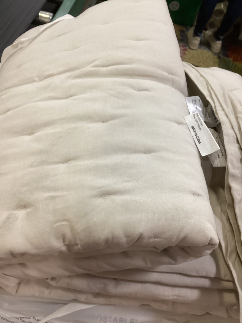 Condition photo showing Good Condition for european linen dream quilt, king/cal king, sand