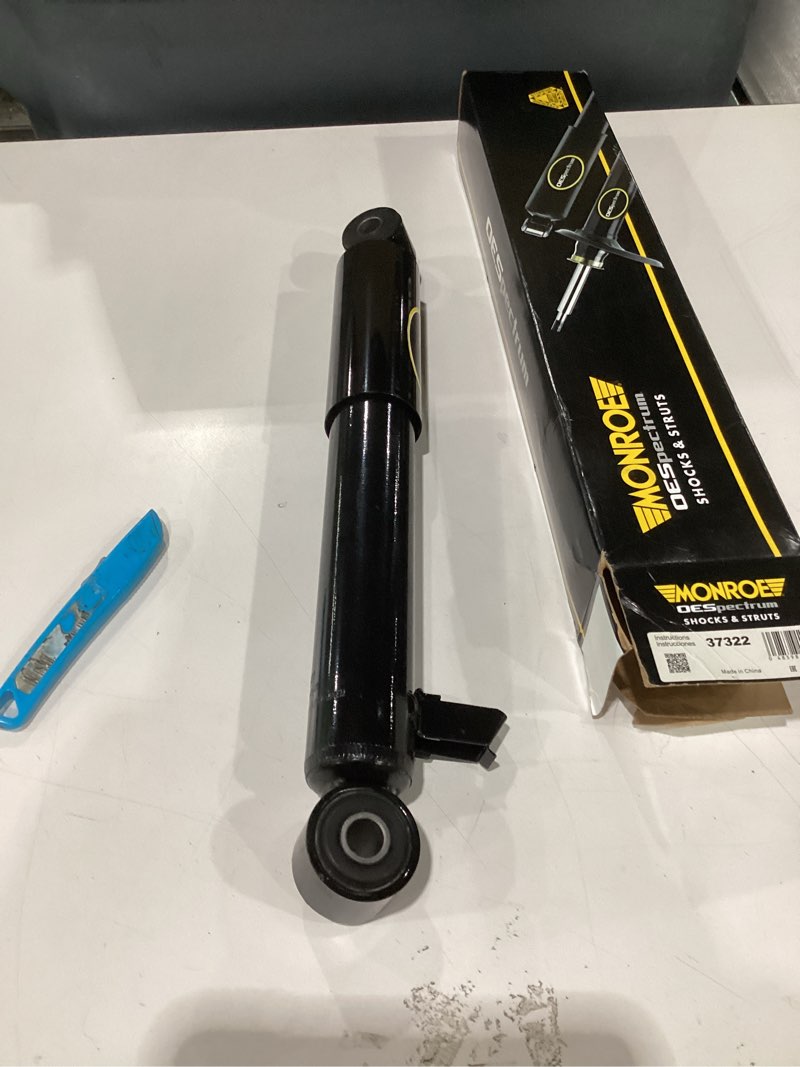 Condition photo showing Good Condition for Monroe OESpectrum 37322 Suspension Shock Absorber for Kia Sorento
