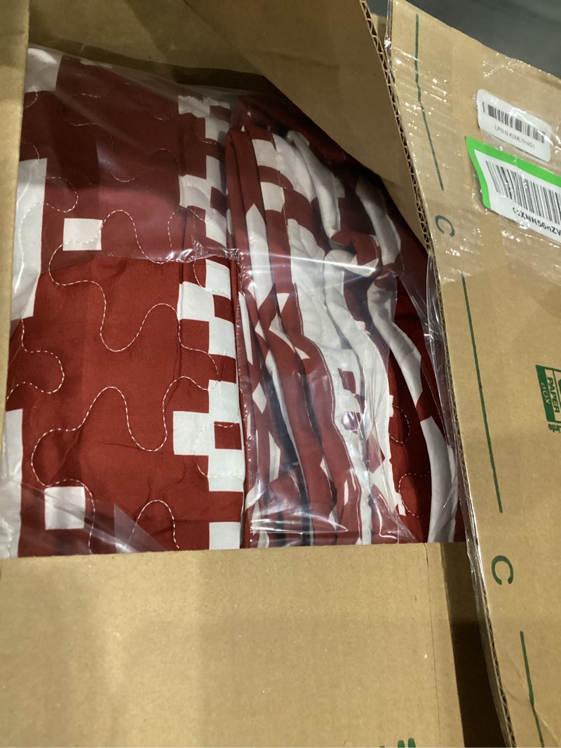 Condition photo showing Good Condition for Exclusivo Mezcla Reversible Christmas Quilts King Size, Red Bedspread Lightweight Coverlet Winter Quilt Bedding Set with Printed Striped Reindeer Snowflakes Pattern (1 Quilt, 2 Pillow Shams) Strip Reindeer Red King (96"x104")