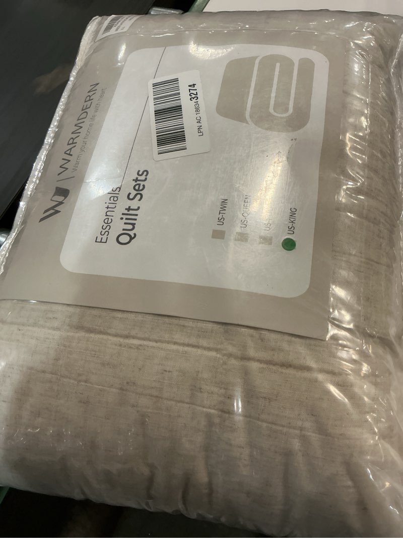 Condition photo showing New/Like New for WARMDERN Linen Cotton Quilts Set King Size, 100% Cotton Khaki Quilt Bedspreads with Box Stitched, 3 Pieces Soft Lightweight Bedspreads Coverlet with 2 Pillow Shams for All Season, Khaki, 106x96 inches Khaki King