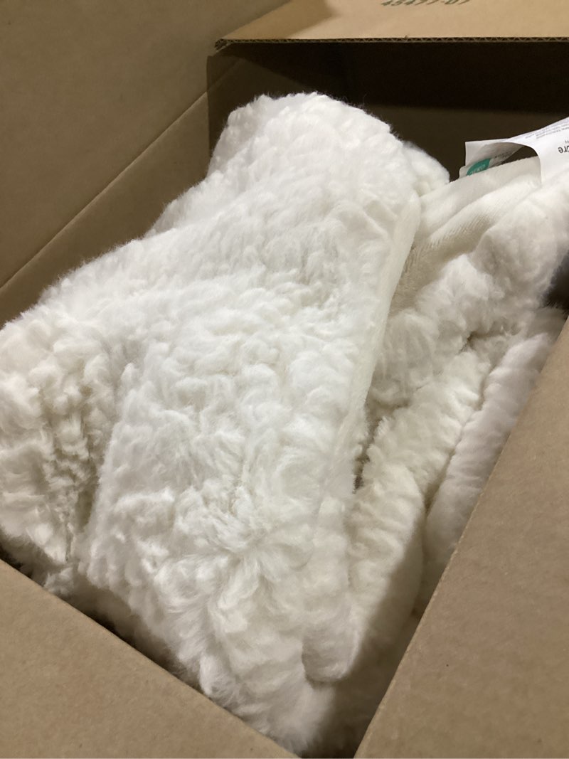 Condition photo showing Good Condition for bedsure gentlesoft fuzzy sherpa faux fur twin blanket white cozy gifts for women men, soft fleece plush warm minky thick blanket twin size for bed, couch, white room decor dorm essentials, 60x80 08- white twin (60" x 80")