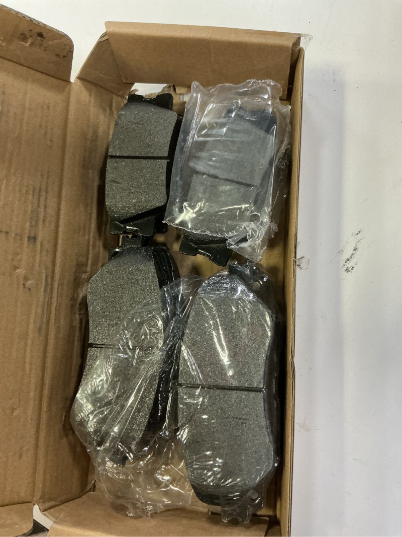 Condition photo showing Good Condition for evkingauto 8Pcs Front Rear Ceramic Brake Pads Fit for 2010-2012 Lexus HS250h, for 2006-2018 Toyota RAV4