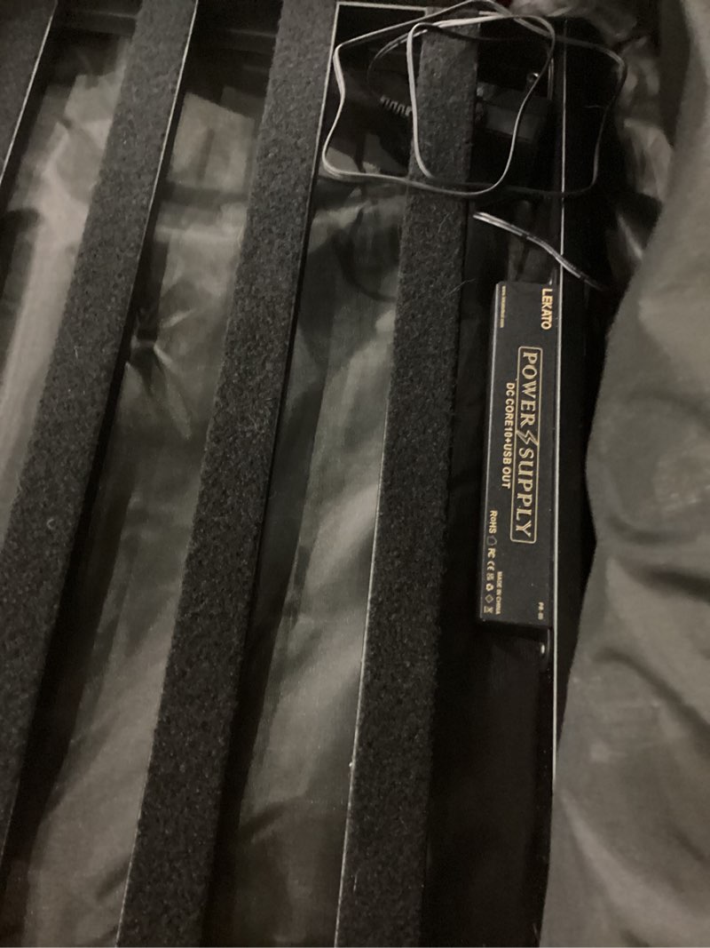 Core 10 power supply for a guitar pedalboard