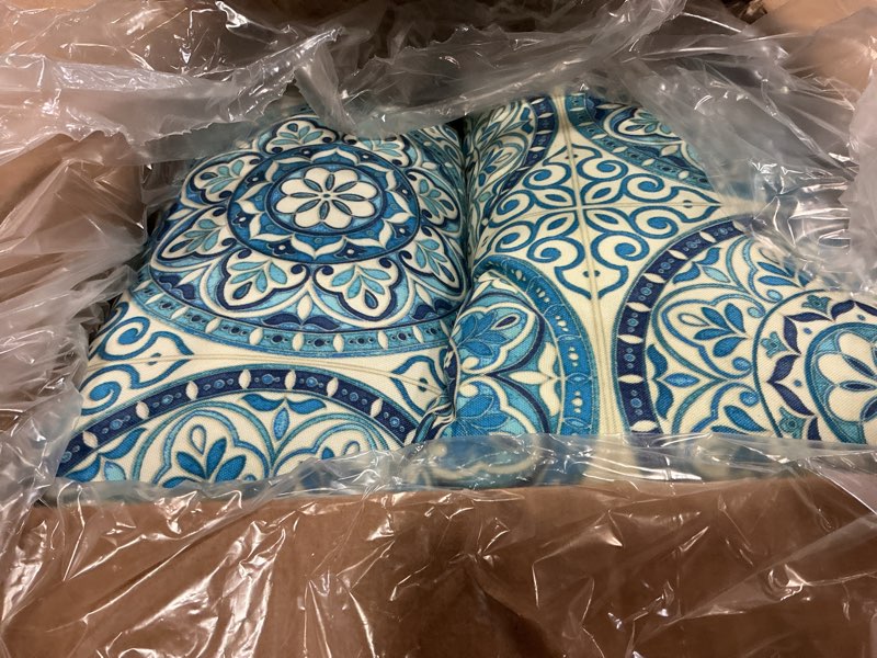 Condition photo showing New/Like New for rsh decor: lumbar & square throw pillows set of 4 | 20" x 12" & 17" x 17" | all-weather spun fabric | water and fade-resistant | outdoor accent pillows for patio furniture | blue wheel indigo blue wheel indigo 17"x17"+20"x12" (pack of 4)