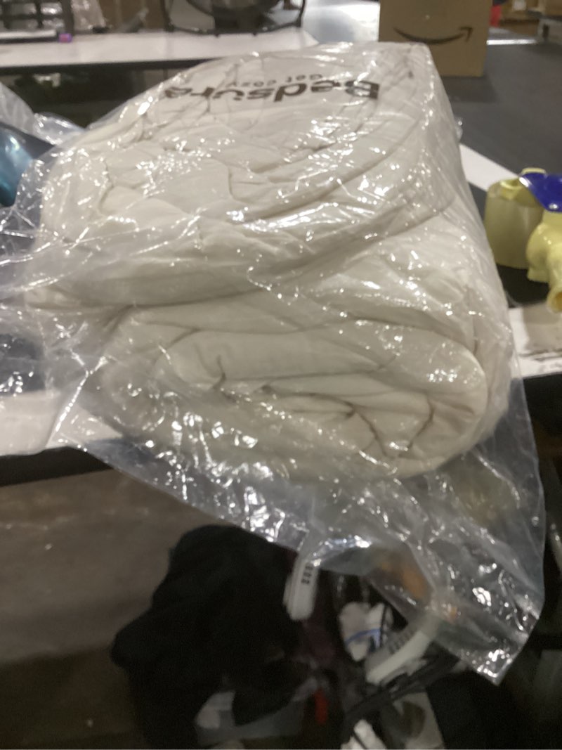 Condition photo showing New/Like New for (unknown size) bedsure full comforter set, beige soft prewashed bedding for all seasons, 3 pieces gentlesoft™ bed set, 1 lightweight comforter (82\"x86\") and 2 pillowcases (20\"x26\") full(82\"x86\") 01 - beige