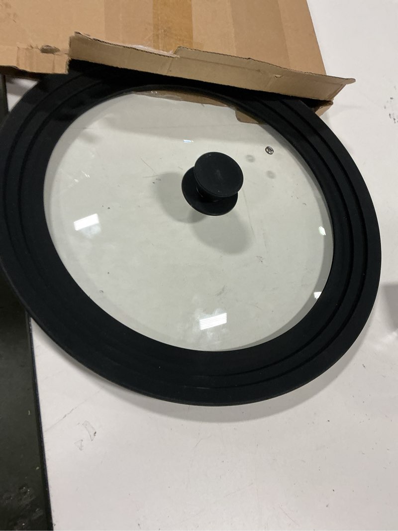 Condition photo showing Good Condition for 13-14-15 in Universal Lid for Oversized Pots, Pans and Skillets, Extra Large Pot Lid Tempered Glass Lid with Heat-Resistant Silicone Edge, Cookware Lids, Replacement Frying Pan Cover, Black