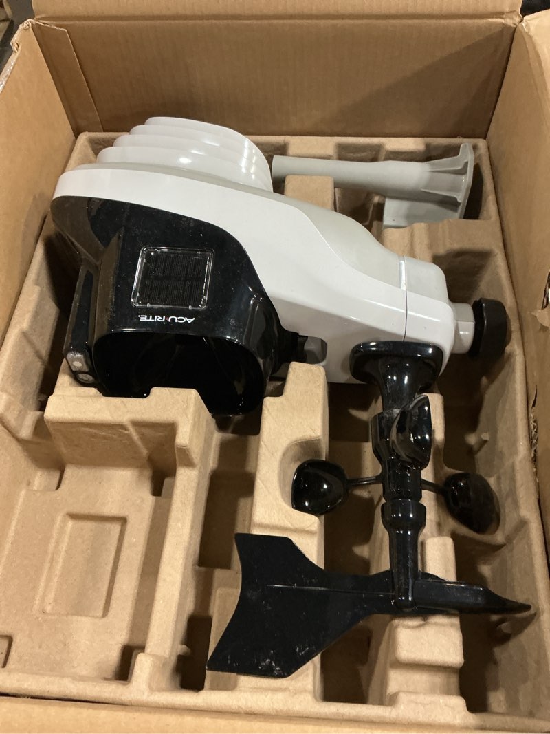 Condition photo showing Good Condition for acurite atlas weather sensor, white