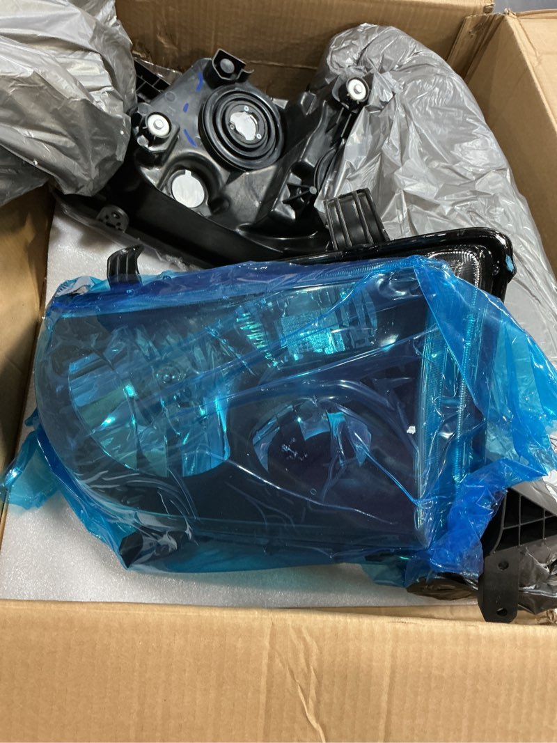 Condition photo showing Good Condition for led drl headlight assembly, headlights kit compatible with 2007-2013 toyota tundra/2008-2017 sequoia replacement headlamp black housing amber reflector black housing amber reflector(upgraded) 2007-2013 toyota tundra