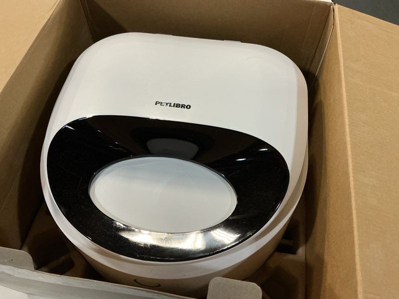 Condition photo showing Good Condition for petlibro automatic cat feeder wet food with stainless steel bowl, refrigerated auto cat feeder with semiconductor cooling, 3 fresh meals for 3 days, app-controlled pet food dispenser, easy to clean white feeder