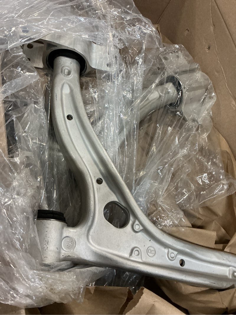 Condition photo showing Good Condition for front lower control arm with ball joint left and right | for infiniti qx30 mercedes-benz b250 b250e cla250 2013-2019