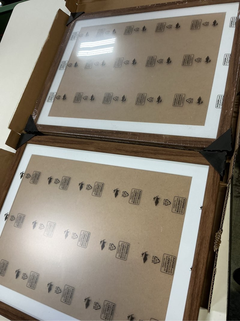 Condition photo showing Good Condition for rustic walnut 12x16 frame - single frame, 12 x 16 poster frame for artwork, puzzles, photos and movie posters picture frames