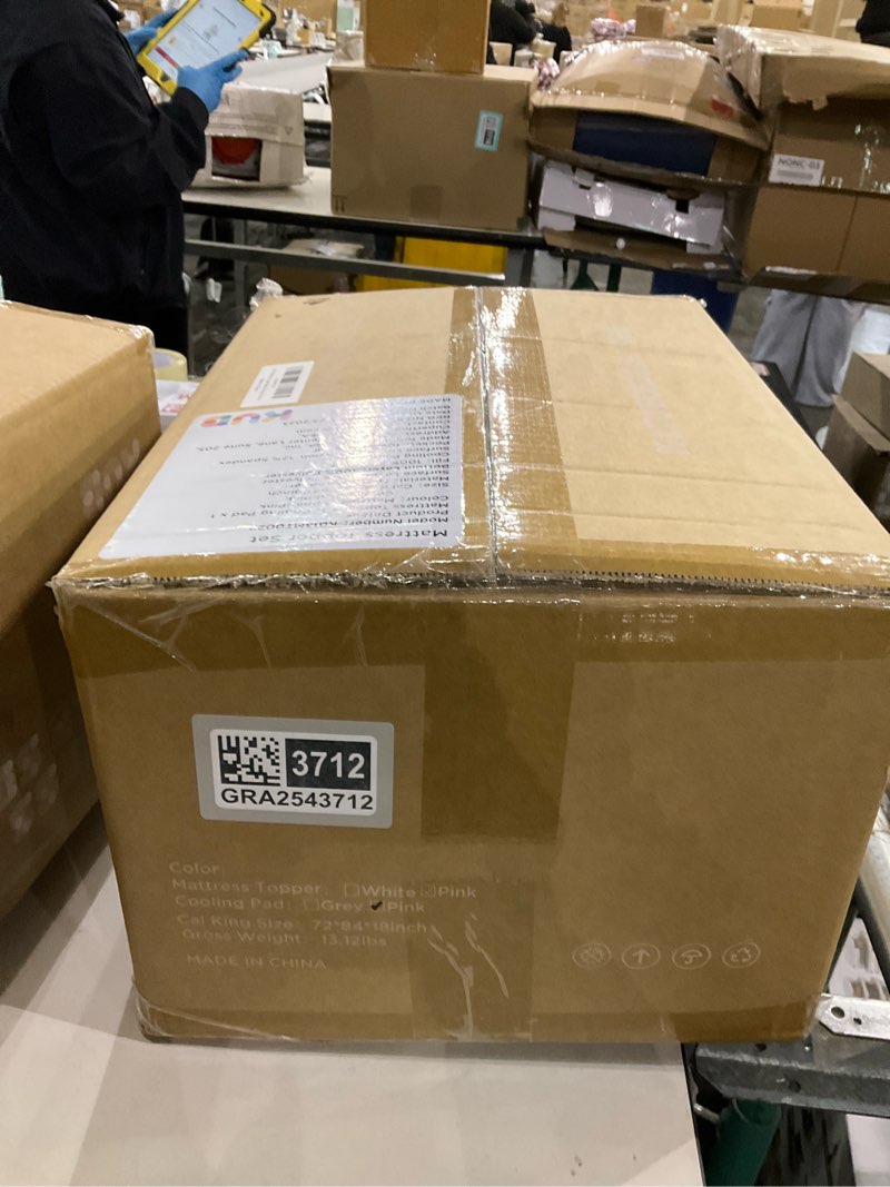 Condition photo showing New/Like New for KUB Mattress Topper&Cooling Mattress Protector Bed Fitted Sheet Set, Deep Pocket&4 Elastic Bands, Triple Anti-Slip, Back Pain Relief, Breathable Soft 2 inch Mattress Pad Cover (Pink, Twin) Pink Twin