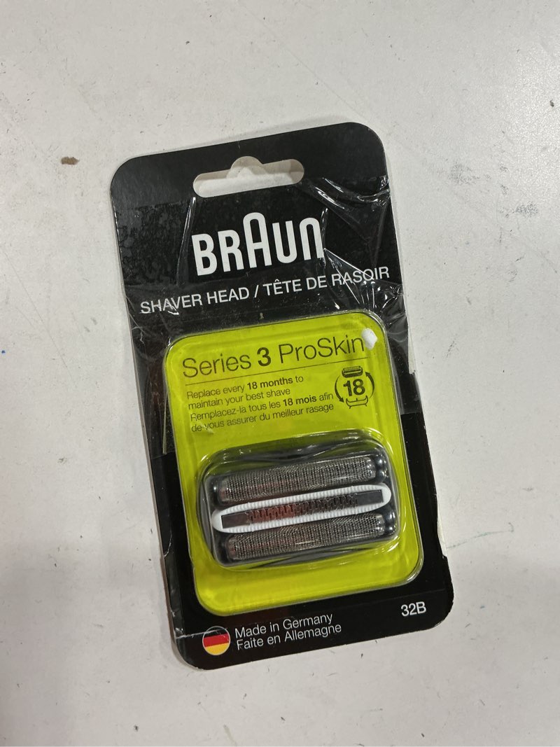 Condition photo showing Good Condition for Braun Series 3 Pro Skin Electric Shaver Replacement Head - 32B - Compatible with Electric Razors 3000s, 3010s, 3040s, 3050cc, 3070cc, 3080s, 3090cc 0.64 Ounce