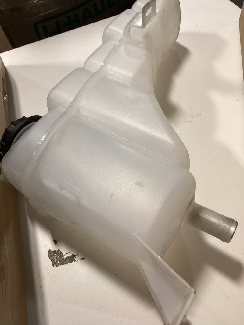 Condition photo showing Good Condition for Engine Coolant Reservoir Tank 603-213 Compatible with Excursion 2000-2005 F-250 F-350 F-450 F-550 Super Duty 1999-2004 Replace 2C3Z8A080AA F6DZ8100A A080AA Coolant Expansion Reservoir Overflow