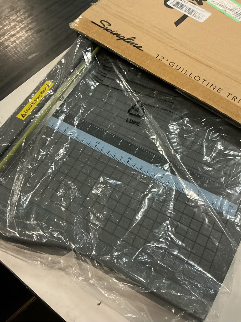 Condition photo showing Good Condition for swingline paper cutter, guillotine trimmer, 12" cut length, 10 sheet capacity, classiccut lite (9312) 10 sheet capacity classiccut lite