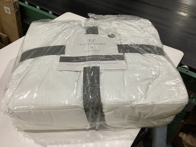 Condition photo showing New/Like New for 1888 mills true comfort waffle comforter set, twin/twin xl - white twin white