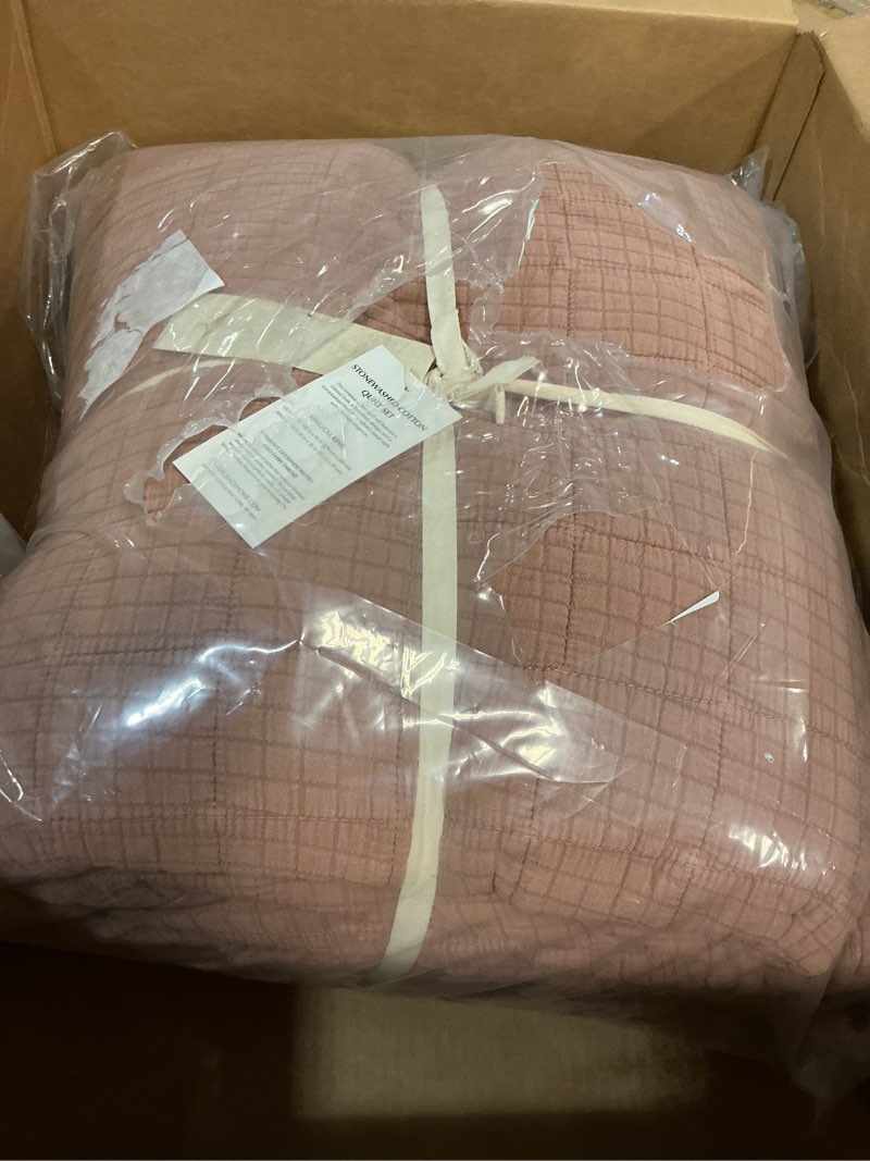 Condition photo showing New/Like New for evergracehome stonewashed cotton quilt set king size, ultra soft oversized bedspread coverlet set, lightweight crinkle box stitch bedding sets for all season, with 2 shams, terracotta clay king/cal king (108" x 96") terracotta clay