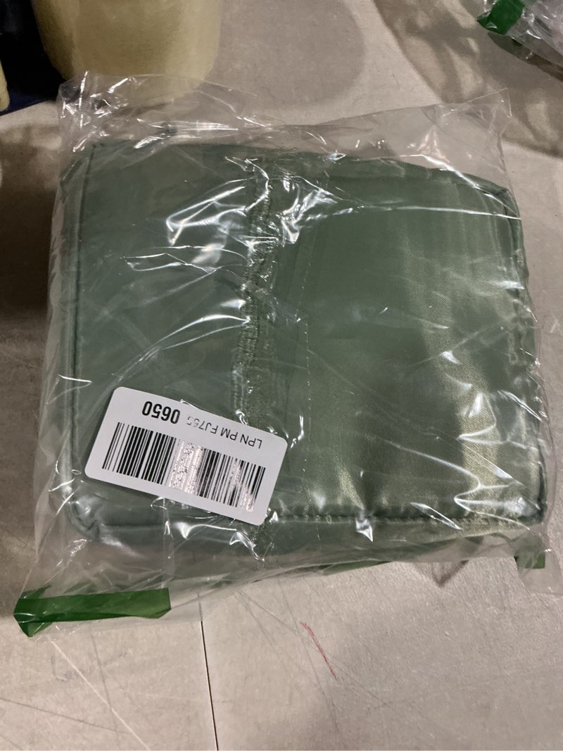Condition photo showing Good Condition for bagail 8 set packing cubes luggage packing organizers for travel accessories-matcha green matcha green 8 set