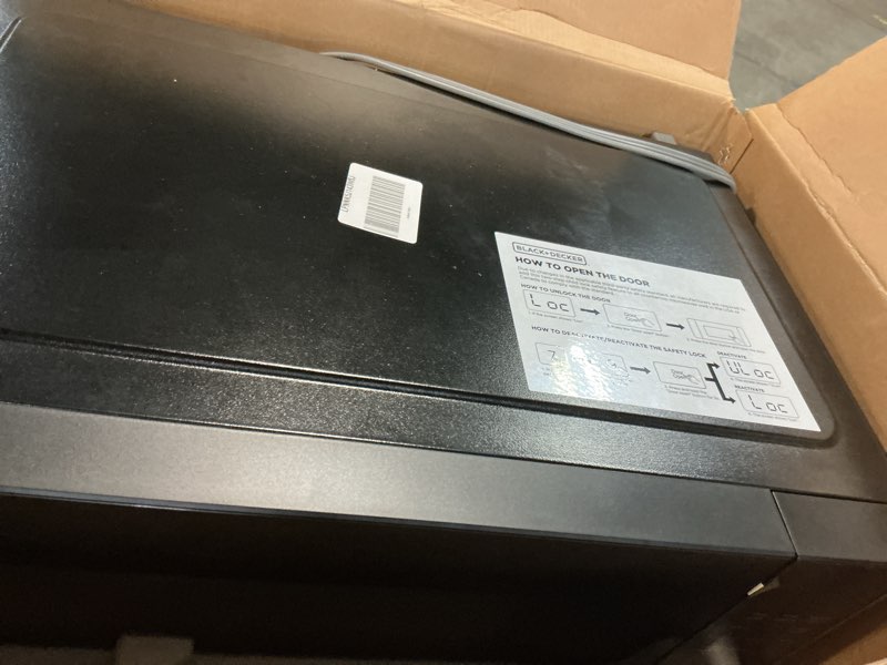 Condition photo showing Good Condition for BLACK+DECKER Digital Microwave Oven with Turntable Push-Button Door, Child Safety Lock, Stainless Steel, 0.9 Cu Ft 0.9 Cu.Ft