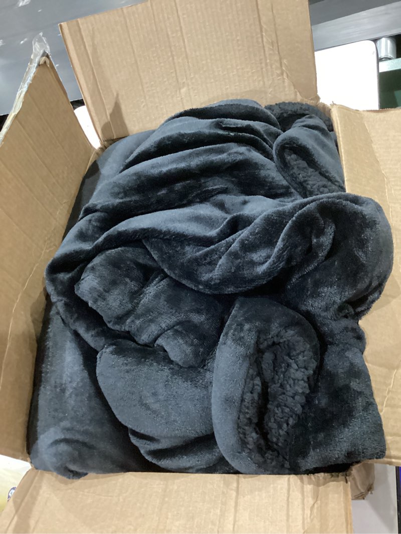 Condition photo showing Good Condition for Bedsure GentleSoft Sherpa Fleece Blankets King Size for Bed, Non-Heated, Thick and Warm Throw for Women and Men, Soft Fuzzy Plush King Blanket for Winter, Black, 108x90 Inches King (108" x 90") 02 - Black