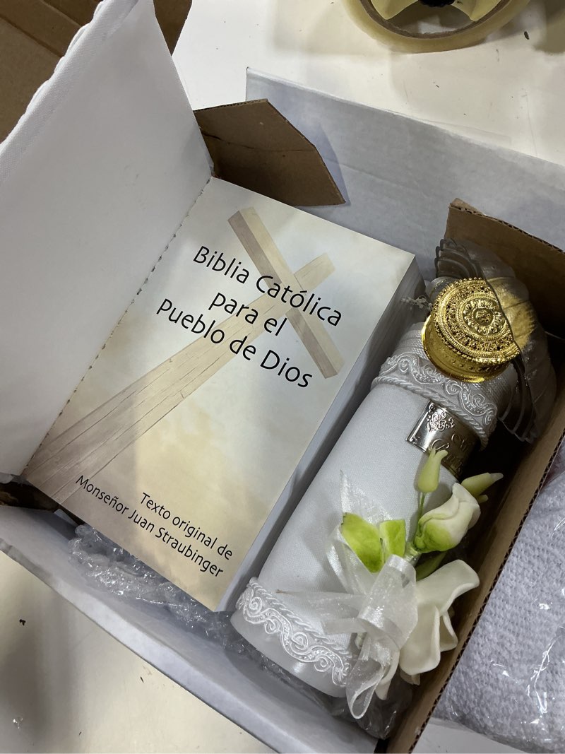 Condition photo showing New/Like New for 5 pcs white baptism candle set - velas para bautizo - vela de bautizo - catholic baptism candle - baptism kit with shell and bible