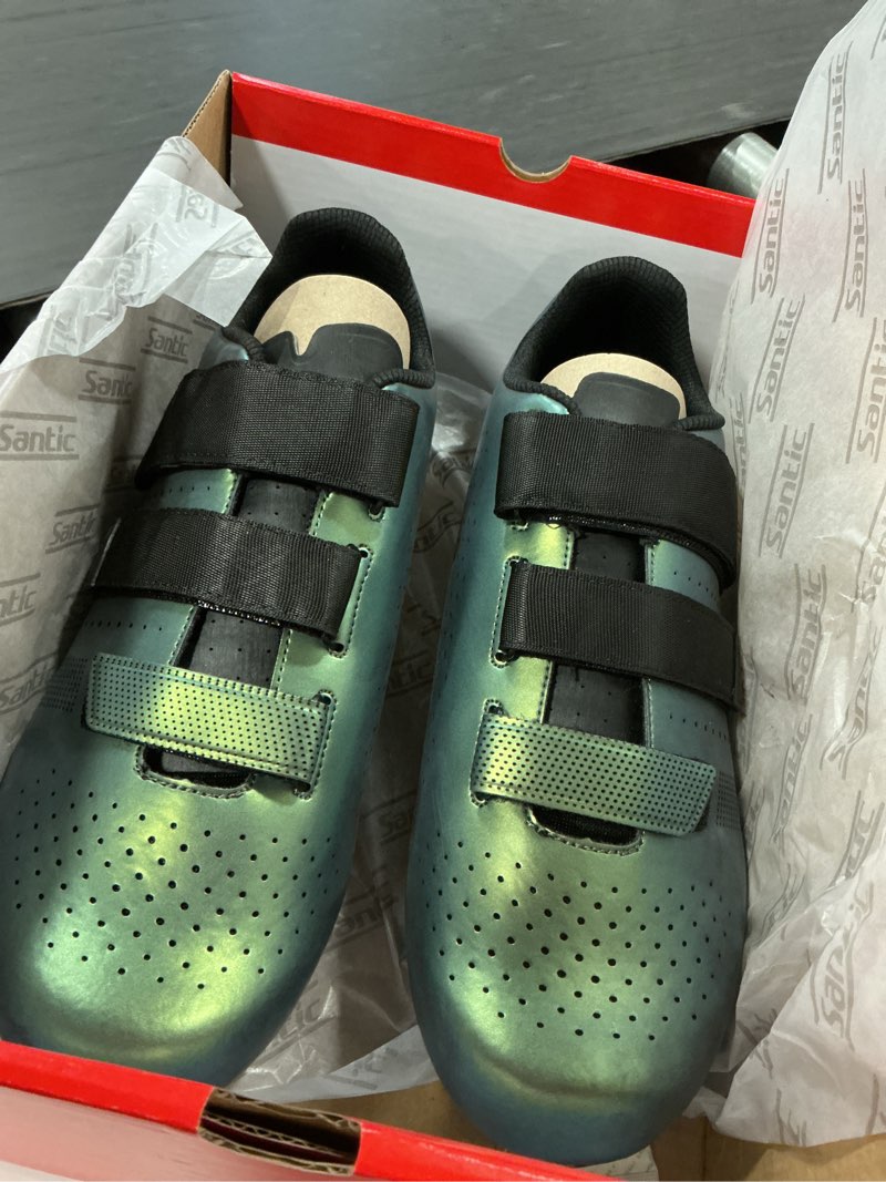 Condition photo showing Good Condition for Similar Cycling Shoes for Men Women Luminous Road Cycling Riding Shoes Compatible with Shimano SPD & Look Delta Compatible with Peloton Bike Shoes 44 Green