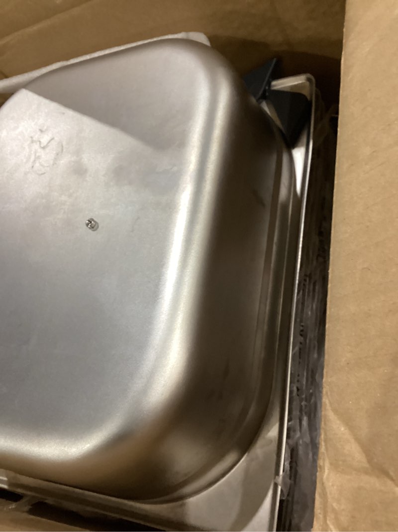 Condition photo showing As Is for vevor 8 pack hotel pans with lids, 1/2 size anti-jam steam pan, 0.8mm thick stainless steel steam table pan, 4-inch deep commercial table pan, catering storage food pan, for industrial & scientific 4" deep 8 pack?thickened? 1/2 size