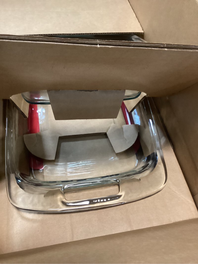 Condition photo showing Good Condition for Pyrex 4-Piece Extra Large Glass Baking Dish Set With Lids and Handles, Oven and Freezer Safe