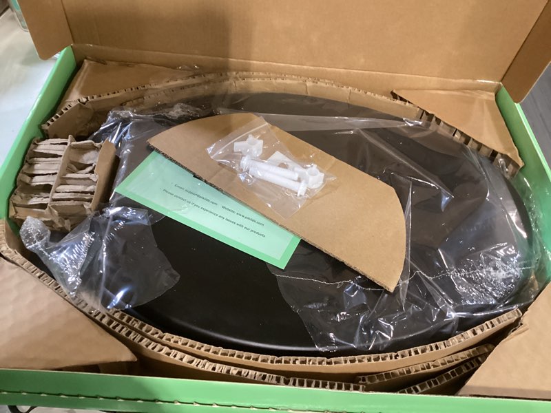 Condition photo showing Good Condition for toilet seat, slow close, soft touch, ultra-smooth matte finish (no orange-peel texture), premium moulded wood, quick release, piklids (black, elongated) black elongated
