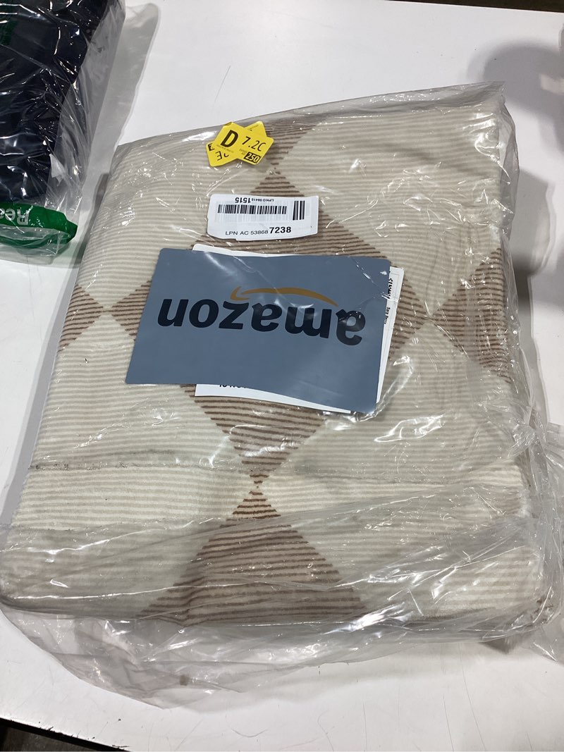 Condition photo showing Good Condition for beeiva checkered print 3x5 washable area rug for bedroom, non slip ultra thin beige entryway rug non shedding kitchen rug 3x5, modern checkerboard carpet plaid decor for bathroom office nursery 3' x 5' (rectangular) beige