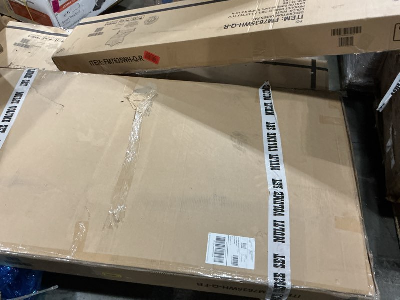 Condition photo showing New/Like New for Venta Queen Size Bed- Pearl White Button Tufted Faux Leather Upholstery(3 boxes to be received complete)