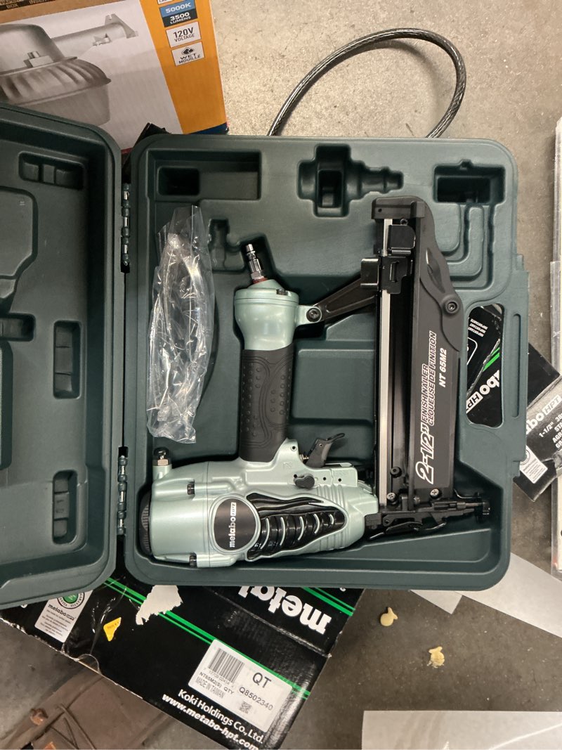 Condition photo showing Good Condition for metabo hpt finish nailer with air duster, pro-preferred pneumatic power nailers, ideal for molding, chair rail, and cabinetry, lightweight 3.7 lbs, 16 gauge, 1? to 2-1/2? finish nails, nt65m2s nt65m2s only
