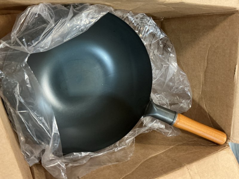 Condition photo showing Good Condition for yosukata 13.5" carbon steel wok pan – pre-seasoned flat bottom pow wok for stir fry, bbq, grill & camping – traditional japanese chinese cookware – compatible with induction, electric, gas, open fire