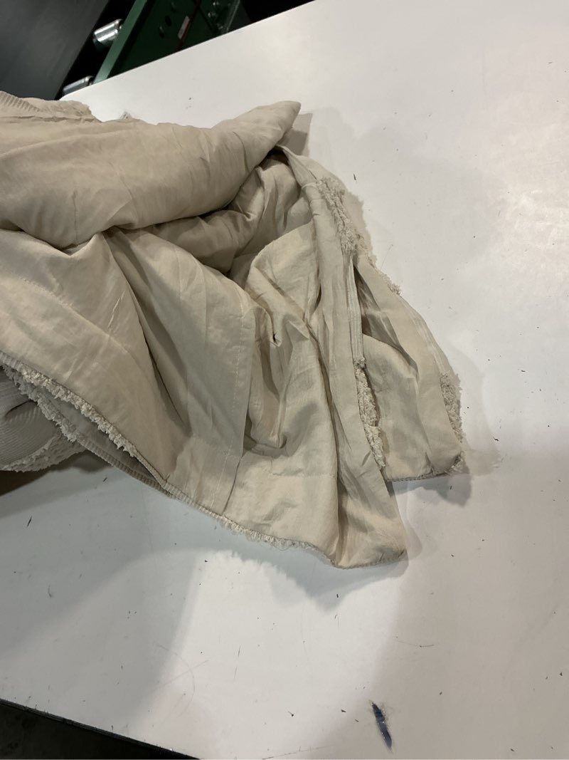 Condition photo showing Good Condition for bedsure full size comforter set beige, boho tufted bed set, checkered farmhouse shabby chic bedding, 3 pieces, 1 plaid geometric comforter and 2 pillow shams full 04 - beige - tufted checkboard