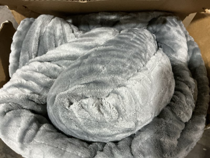 Condition photo showing Good Condition for Westinghouse Electric Blanket King, Flower Jacquard Heated Blanket King Size with 10 Heating Levels and 1-12 Hours Auto-Off, Flannel to Sherpa Reversible, Machine Washable, 90" x 100" Inch, Grey King 90"x100" Light Grey