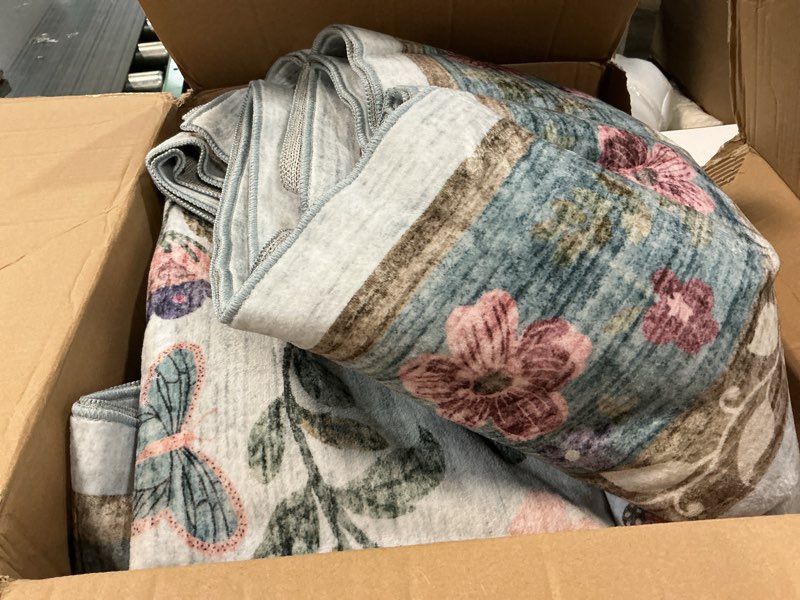 Condition photo showing Good Condition for 8x10 Washable Floral Distressed Rug, Vintage Farmhouse Area Rug for Living Room, Non-Slip Low Pile Soft Carpet for Nursery Bedroom Dining Room Home Office, Light Blue Light Blue 8' x 10' (Rectangular)