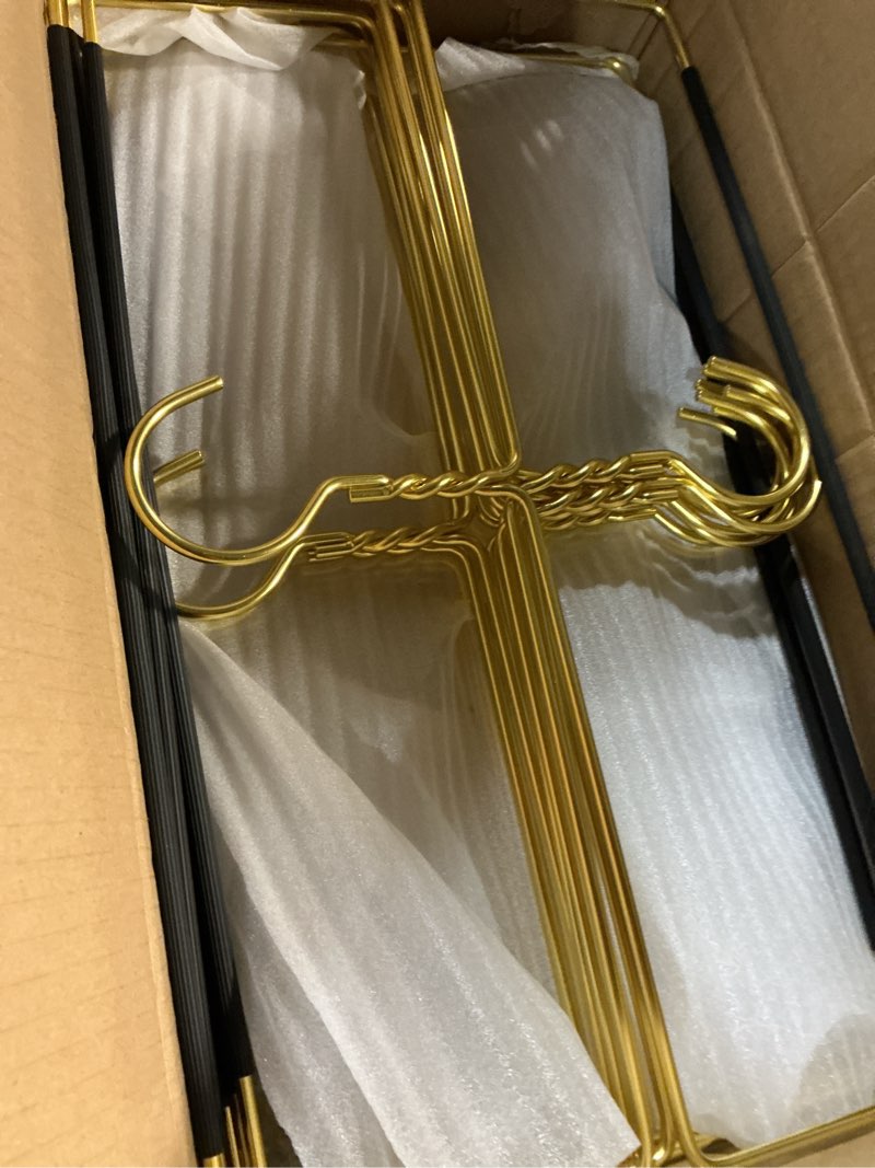 Condition photo showing Good Condition for leinuosen 20 pack gold blanket hangers 18 inch wide heavy duty hangers for quilts, table cloths, comforters with nonslip vinyl coated for closet sleeping bags storage