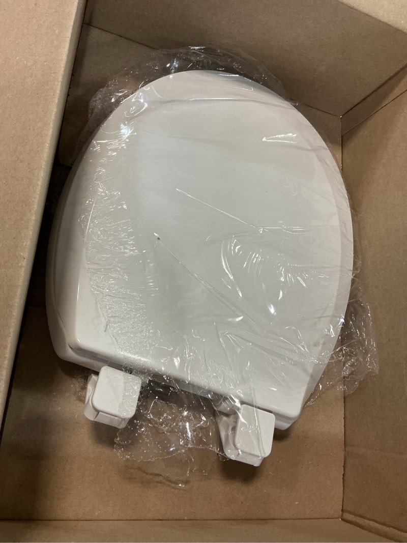 Condition photo showing Good Condition for american standard 5503b00b.020 transitional slow-close round front toilet seat, white modern