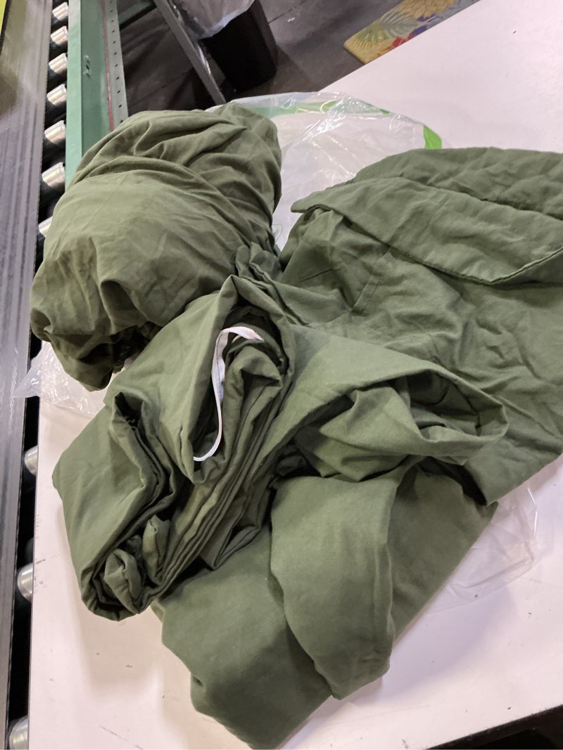 Condition photo showing Good Condition for bedsure duvet cover full size with fitted sheet - 4 pieces prewashed cotton-like polyester extra soft bedding set, includes 1 duvet cover 80x90 inches, 2 pillow shams, 1 fitted sheet, olive green 03 - olive green (no comforter) full (with fitted sheet)
