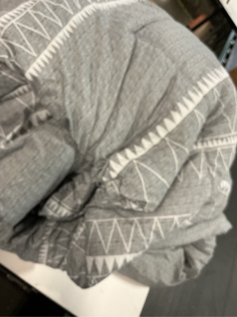 Condition photo showing As Is for Full  Size Set Grey  1 piece Summer Lightweight Reversible Microfiber Bedspread Coverlet Sets 01 - Grey & Printed  Full