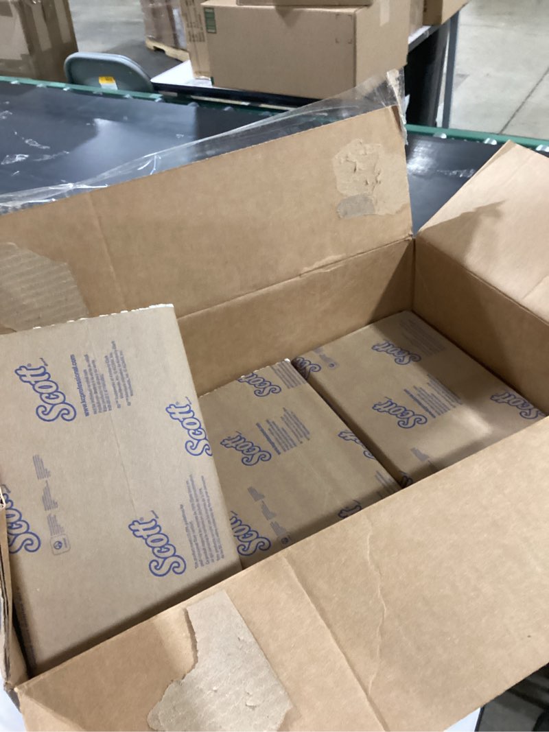 Condition photo showing Good Condition for scott professional essential c-fold folded paper towels, bulk (01510), fast-drying absorbency pockets, 13.15"x10.125" towel, white (200 sheets/pack, 12 packs/case, 2,400 sheet total) 200 count (pack of 12)
